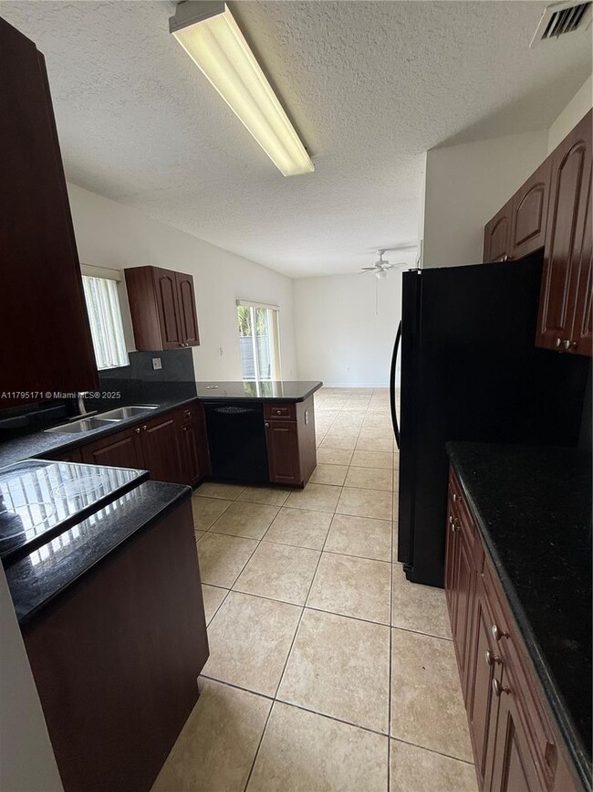 Foto del edificio - 16480 SW 56th Terrace