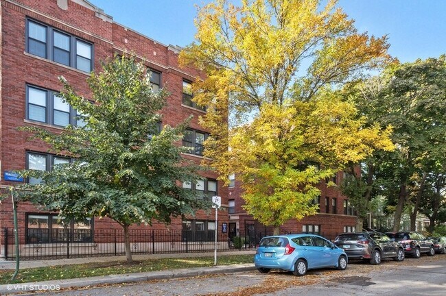 Foto del edificio - 2203 W Eastwood Ave