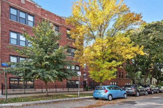 Building Photo - 2203 W Eastwood Ave