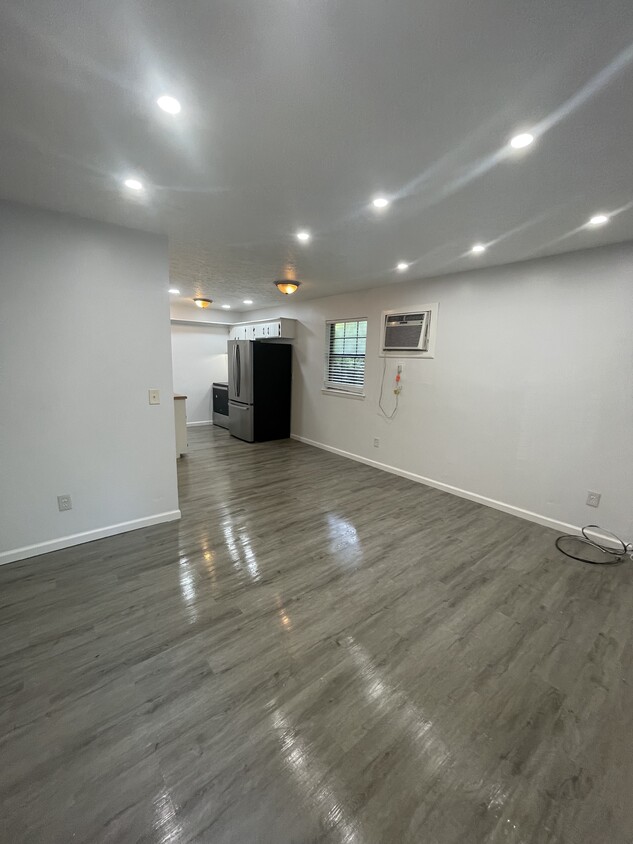 Primary Photo - 115 Myatt Dr