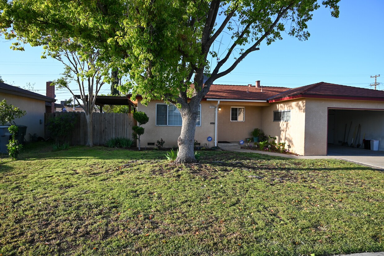 881 W Rialto Ave, Clovis, CA 93612 House Rental in Clovis, CA