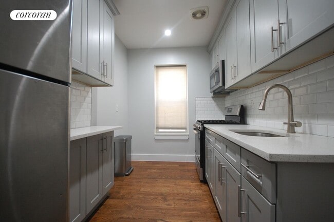 Building Photo - 217 E 96th St