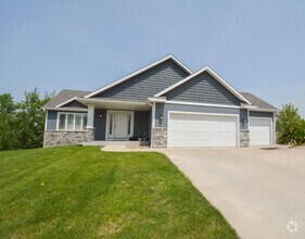 Building Photo - 3999 Stone Point Dr NE