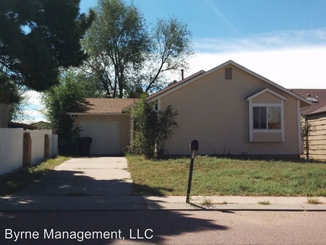 4313 Moonbeam Dr, Colorado Springs, CO 80916 House Rental in Colorado Springs, CO