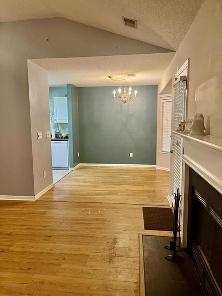 Building Photo - 524 Beverly Dr