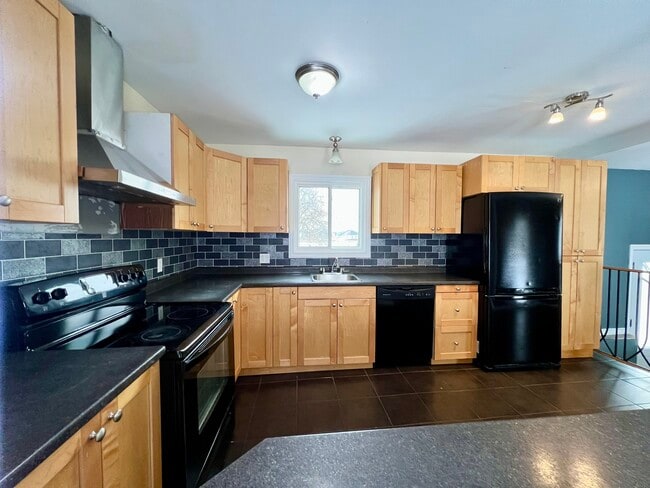 Building Photo - 19 Oriole Pkwy