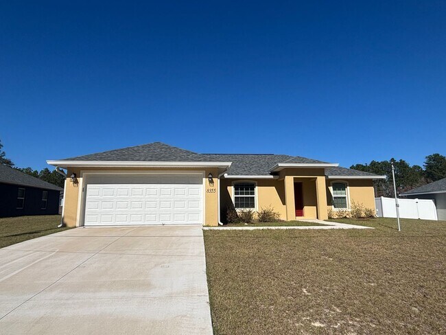 Building Photo - Great 3/2 in ideal location