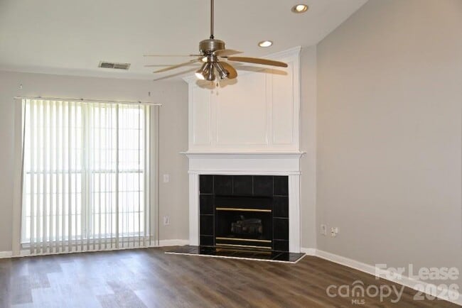 Building Photo - 7531 Double Springs Ct