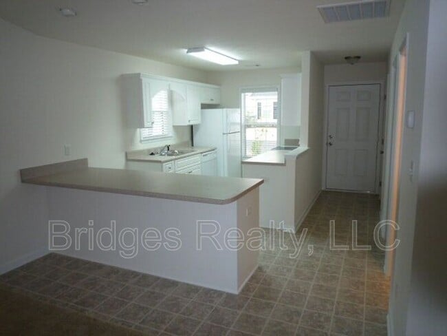 Foto del edificio - 5072 Wheeler Lake Rd