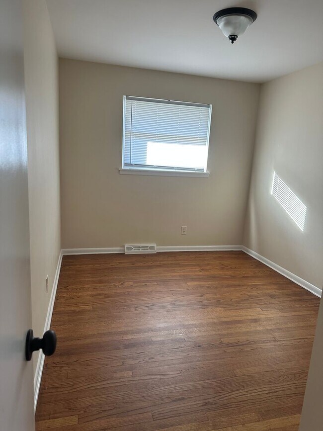 Foto del edificio - Multi Family Home 3 Bedroom and 2 Bath Com...