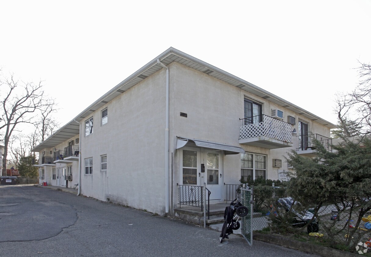 311 Forest Ave, Lakewood, NJ 08701 Apartments in Lakewood, NJ