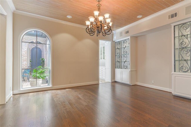 Building Photo - 5733 Indian Cir