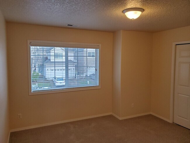 Building Photo - $500 off first full month!!! Lovely Two St...