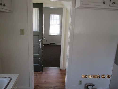 Building Photo - 2021 Saemann Ave
