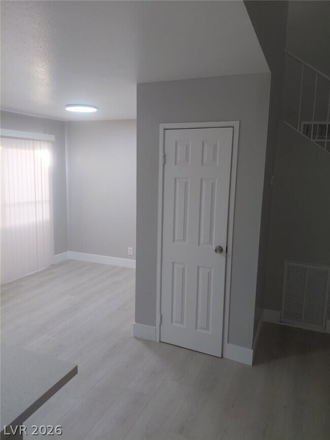 Foto del edificio - 5228 Garden Ln