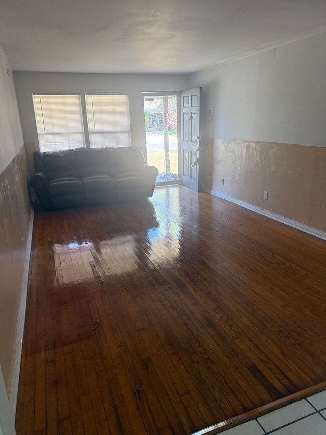 Building Photo - 3040 NW 65th St