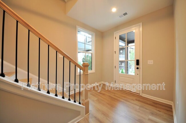 Building Photo - 6430 Cortland Walk