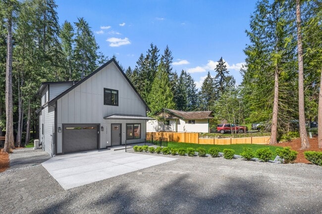 Building Photo - Price Reduction! New Construction! $2395 3 bedroom/2 1/2 bath Clearwood New Construction, Custom ...
