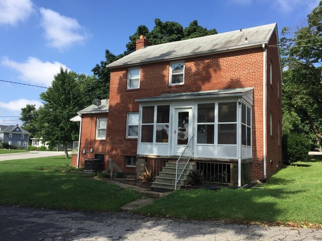 Building Photo - 7 Hollins Ferry Rd S