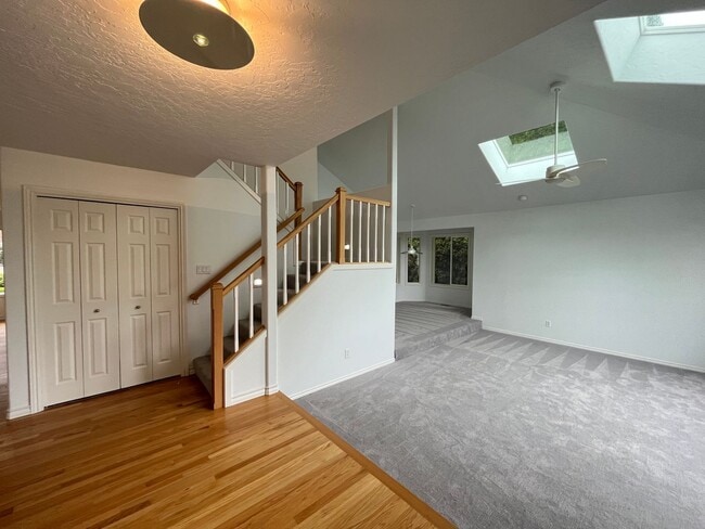 Building Photo - Incredible Sexton Mountain/Murray Hills 4 bed, 3 bath Home! + HUGE BONUS ROOM! Fenced Yard, updat...