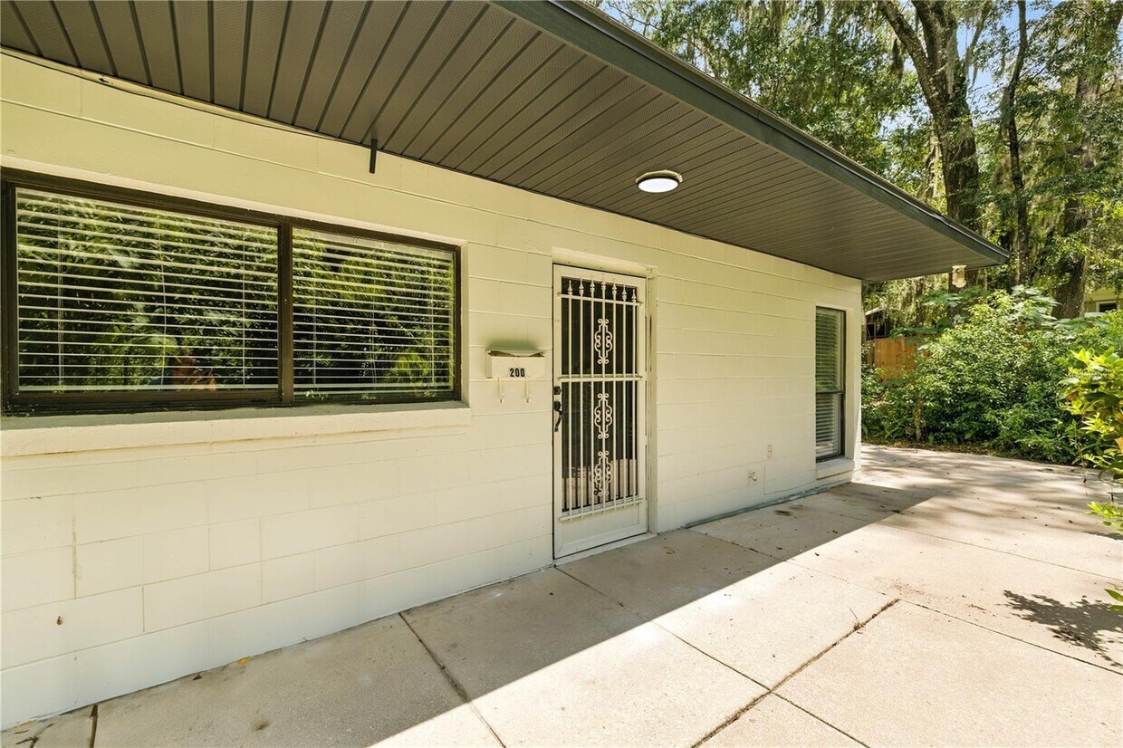 Foto principal - 840 NE 3rd St