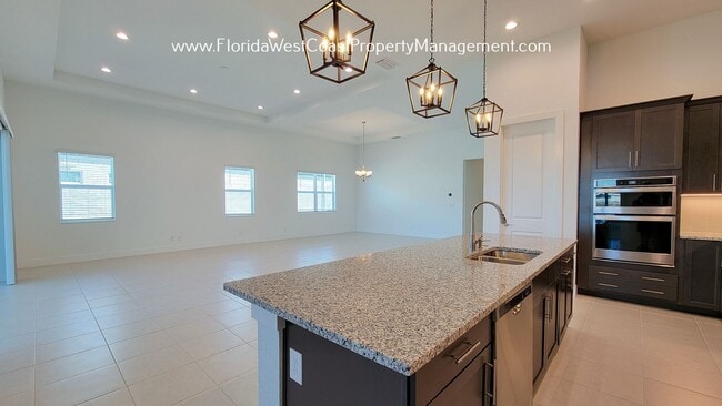 Building Photo - IMPRESSIVE ISLES AT LAKEWOOD RANCH HOME! 2...