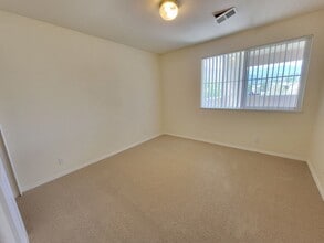 Building Photo - 3650 Strawberry Field Grove