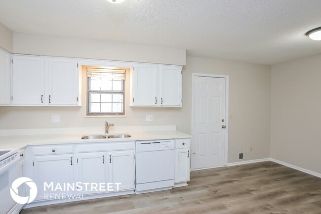 Building Photo - 515 SE 19th St