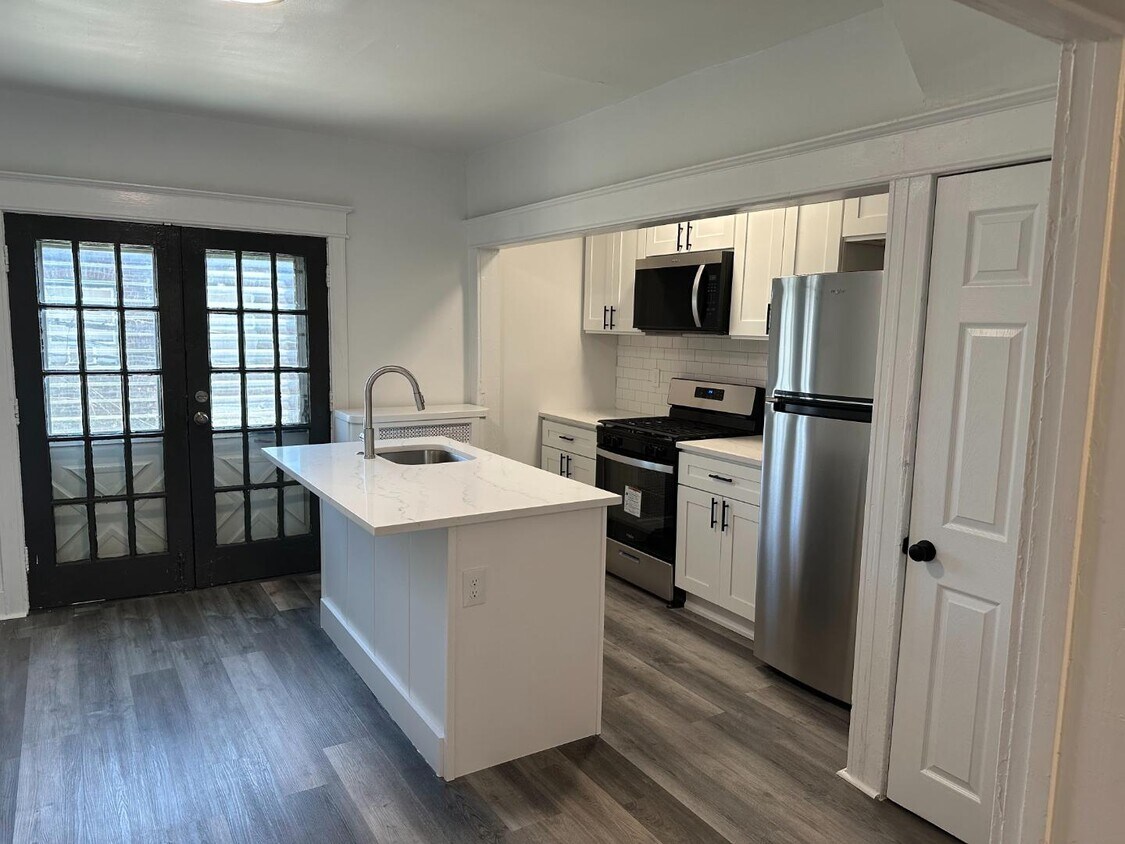 Foto principal - 5332 Turner St