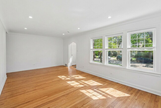 Foto del edificio - 5266 N La Crosse Ave