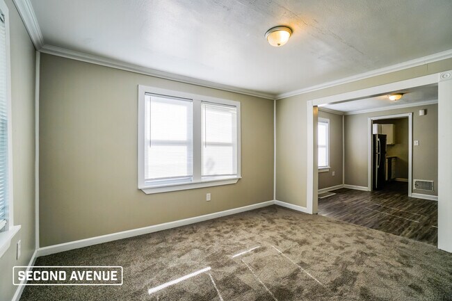 Building Photo - 3002 Roosevelt Ave