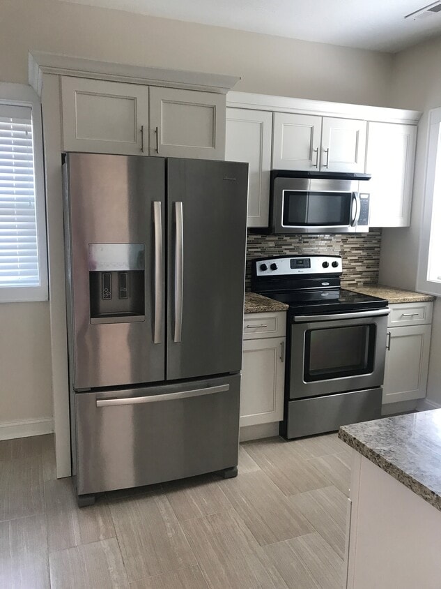 Foto principal - 403 8th Ave