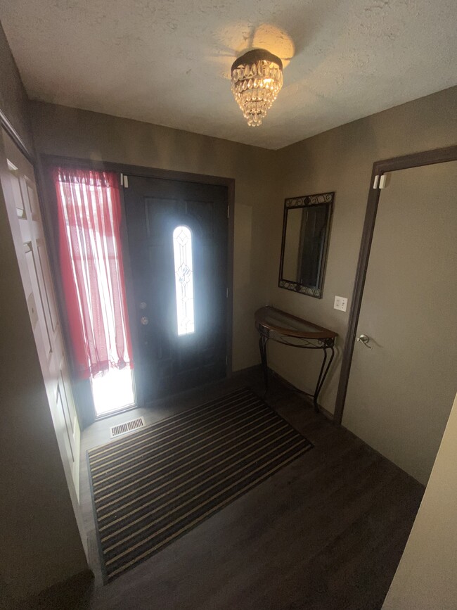 Entry foyer - 5 Fox Glove Ln