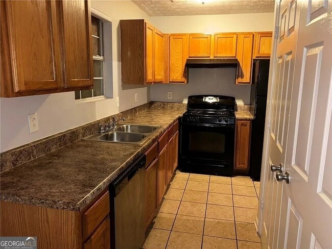 Building Photo - 614 Waynes Ct SE