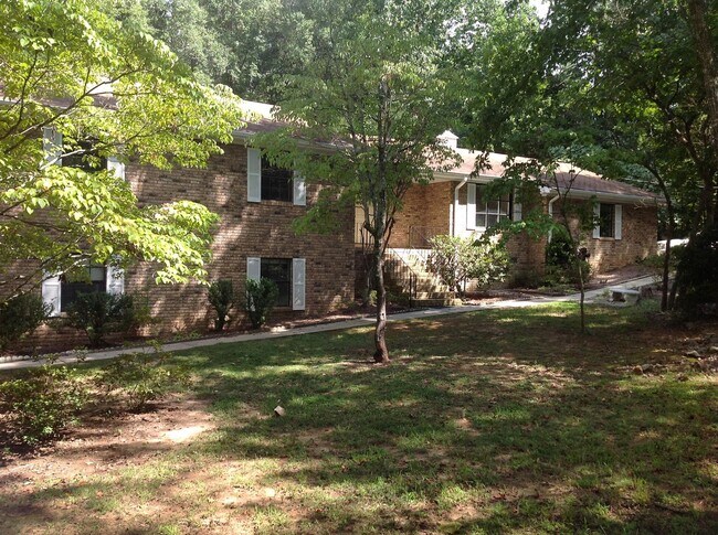 Foto del edificio - East Athens 3br House with Unf Bsmt FOR RENT