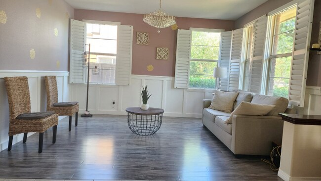 Building Photo - 15869 Paseo Del Sur