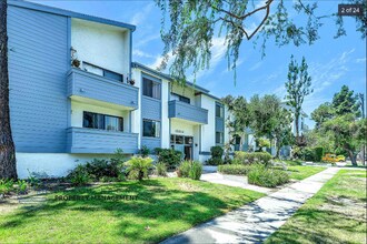 Building Photo - 12314 Moorpark St