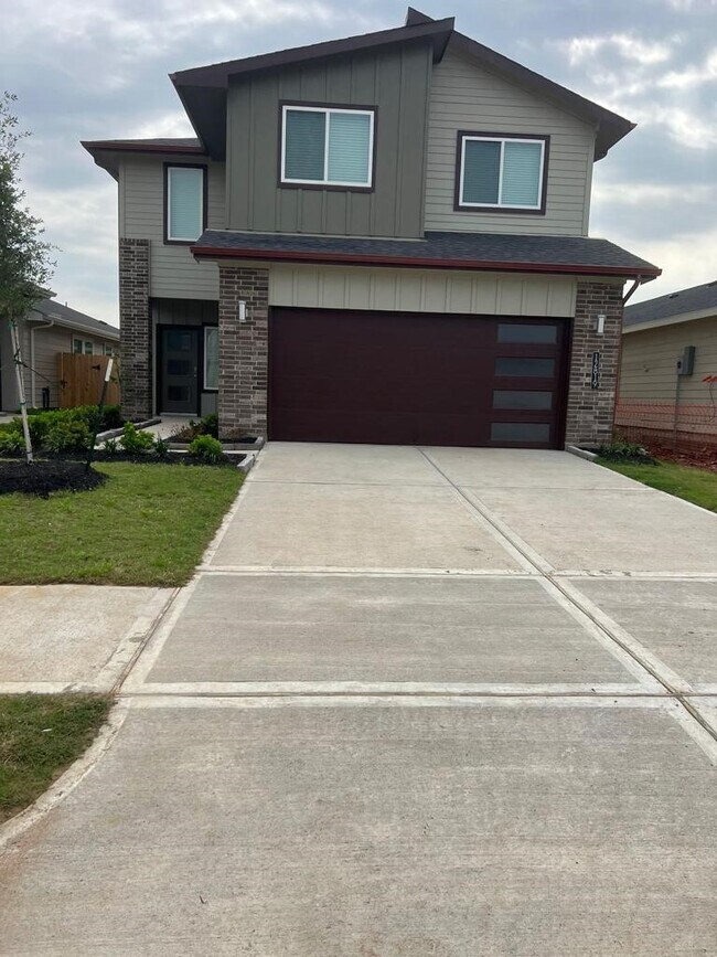 Foto del edificio - 12819 Heddington Grv Ln