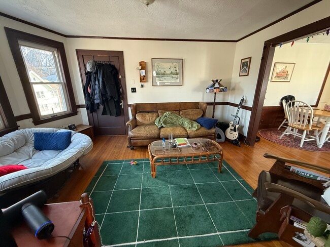 Building Photo - 58 Brock St