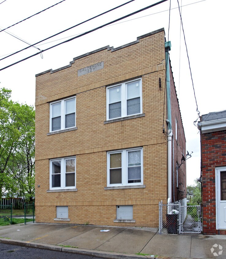 Foto del edificio - 88 Farnham Ave