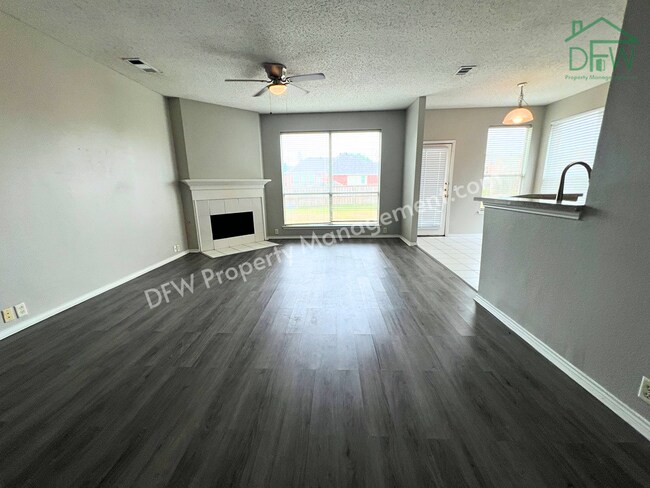 Foto del edificio - Spacious 5-Bedroom, 3.5-Bathroom Home for Lease in Denton, TX