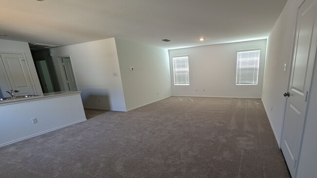 Building Photo - 620 Marty Allen Lp
