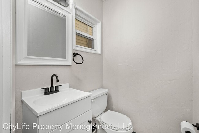 Building Photo - 3 br, 1.5 bath House - 115 Reifert Street