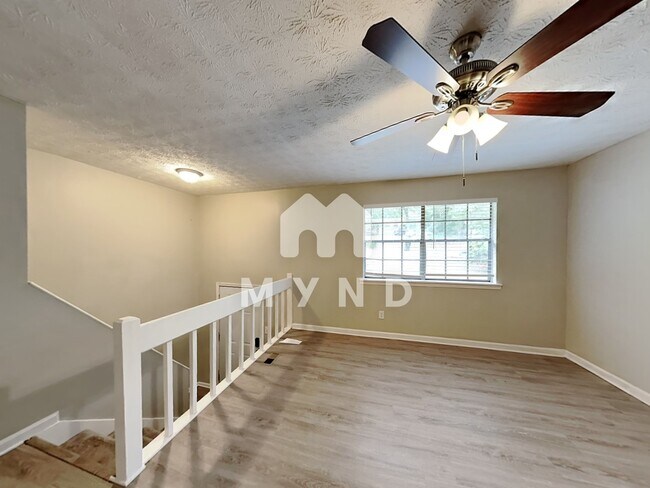Building Photo - 140 Huntridge Dr