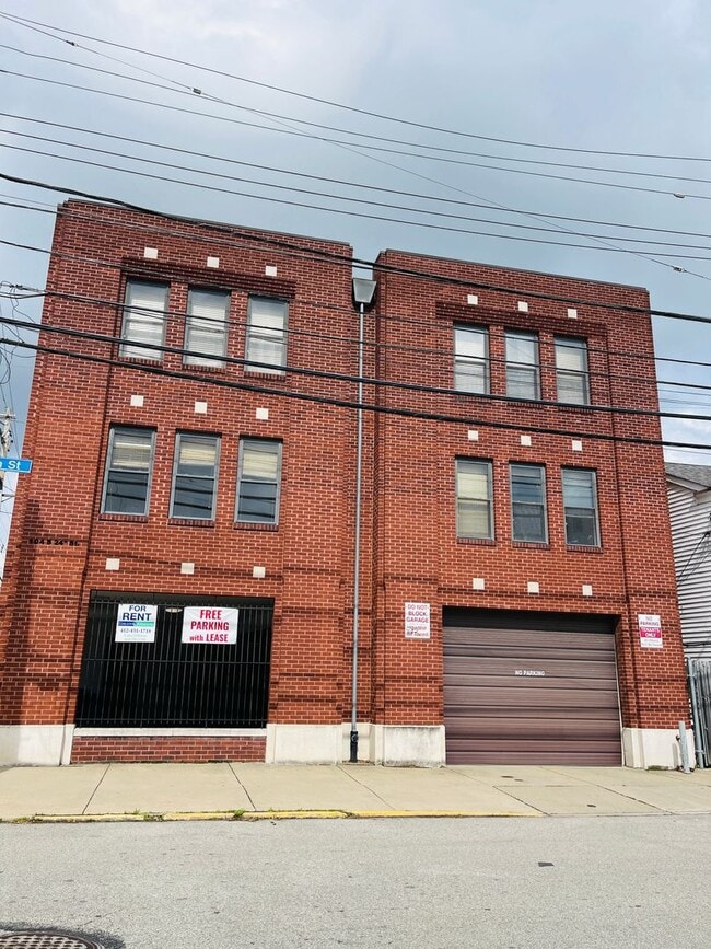 Building Photo - 104 S 24th St