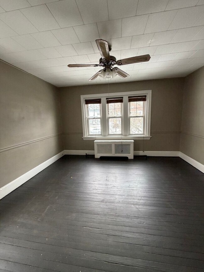 Photo - Gorgeous Mount Penn 4 BR/1 1/2 Bath For Rent House