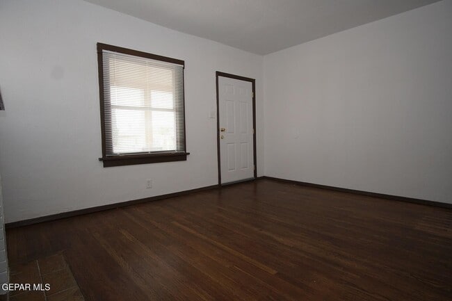 Foto del edificio - 2919 Frankfort Ave