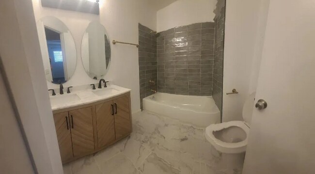 Foto del edificio - 259 E Upjohn Ave