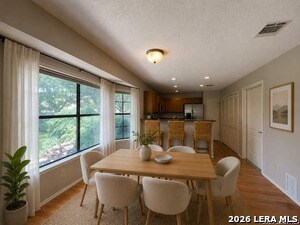 Foto del edificio - 13915 Laurel Hollow