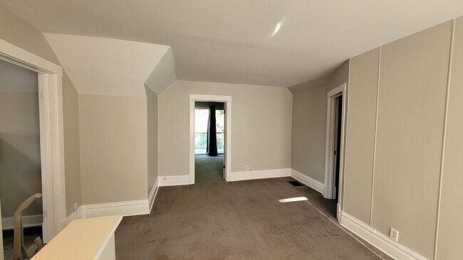 Family Room - 438 Ada Street
